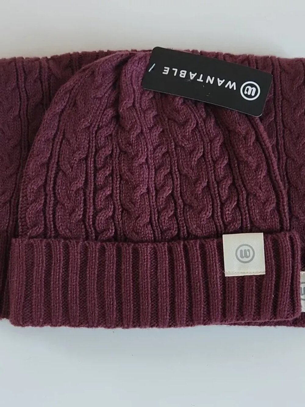 Cable-Knit Beanie & Scarf set in burgundy